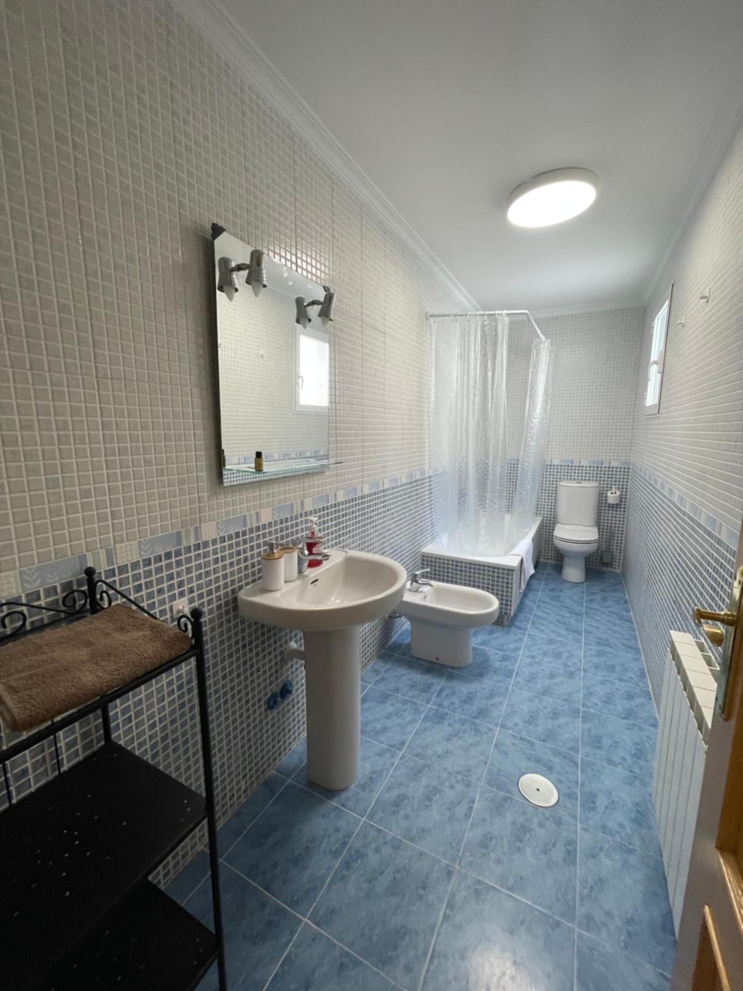 Atico Con Parking Y Terraza Apartment La Roda